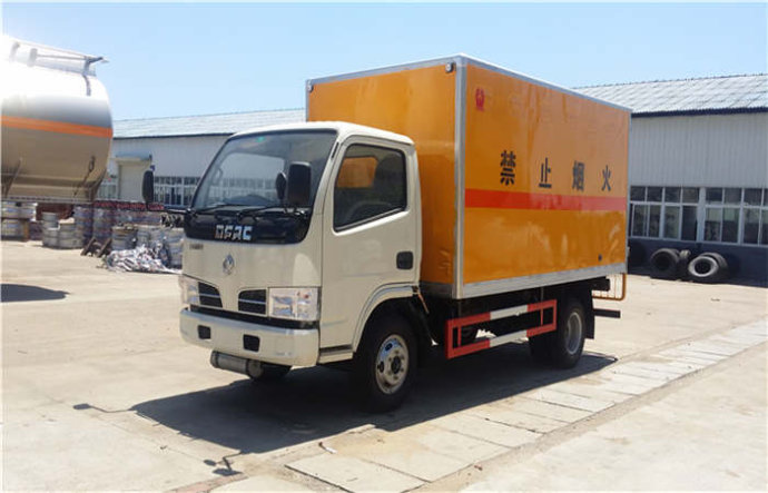 東風(fēng)小多利卡3.5米爆破器材運輸車