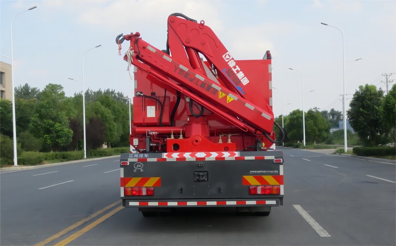 1702003433111882.jpg JDF5130TXFJY90-Z6汕德卡搶險(xiǎn)救援消防車01 (6)(1).jpg