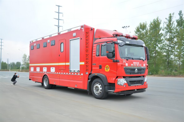 1704353116225787.jpg 廁所車JDF5180XCSZ608(1).jpg