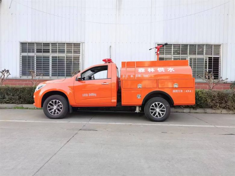 1724740086101417.jpg 五十鈴四驅(qū)皮卡供水車03.jpg